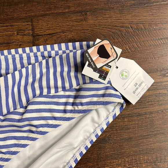 Time and Tru Women's Plus Striped Mid-Rise V-Bikini Bottom Size 3X (24W-26W) - Picture 6 of 11